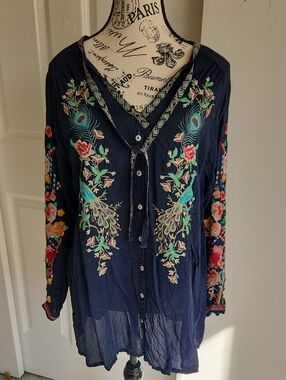 Johnny Was Navy Embroidered Peacock Tunic Top SZ M